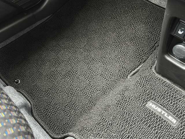 スズキ ハスラー HYBRID G 三重県 2020(令2)年 2.4万km フェニックスレッドパール/ガンメタリック2トーンルーフ 前席シートヒーター /スペアキー /オートライト /ヘッドライトレベライザー /アイドリングストップ /横滑り防止 /純正フロアマット /スマートキー /プッシュスタート /オートエアコン /電動格納ミラー /禁煙車