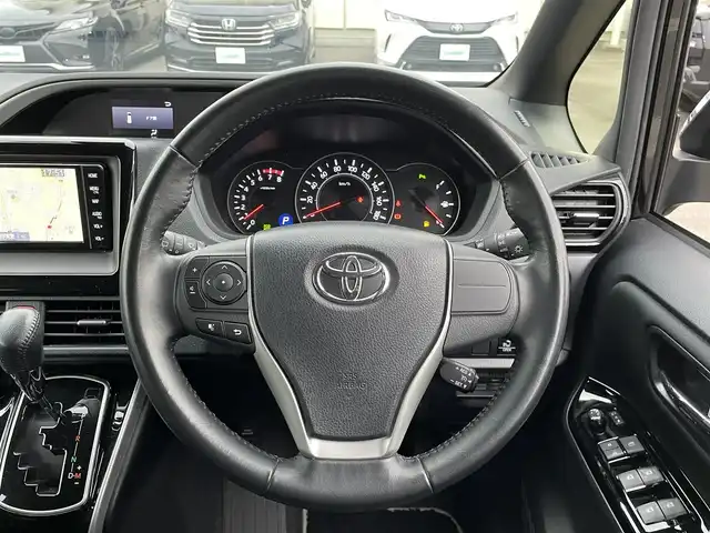 トヨタ ヴォクシー ZS 煌Ⅱ 群馬県 2019(令1)年 4.4万km ブラック 純正ナビ　/フルセグ・Ｂｌｕｅｔｏｏｔｈ・CD・DVD/両側パワースライドドア　　/バックカメラ　/ドライブレコーダー　/コーナーセンサー　/衝突軽減ブレーキ　/レーンアシスト　/クルーズコントロール　/純正フロアマット　/ＥＴＣ