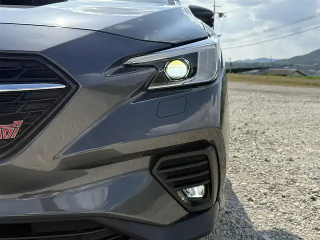 スバル レヴォーグ 1．8STIスポーツ EX 兵庫県 2022(令4)年 2.2万km マグネタイトグレーメタリック サンルーフ/革シート/シートヒーター/デジタルインナーミラー/純正ナビ/フルセグTV/バックモニター/レーダークルーズ/レーンキープアシスト/純正18インチアルミホイール/ＬEDヘッドライト/アイサイトX/ETC