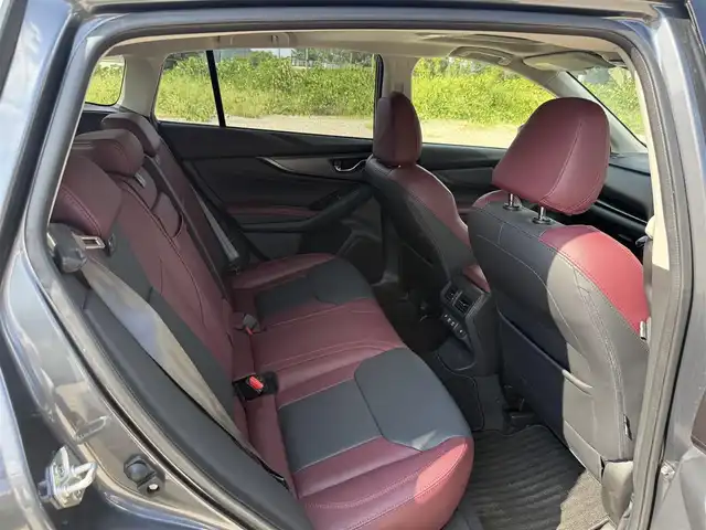 スバル レヴォーグ 1．8STIスポーツ EX 兵庫県 2022(令4)年 2.2万km マグネタイトグレーメタリック サンルーフ/革シート/シートヒーター/デジタルインナーミラー/純正ナビ/フルセグTV/バックモニター/レーダークルーズ/レーンキープアシスト/純正18インチアルミホイール/ＬEDヘッドライト/アイサイトX/ETC