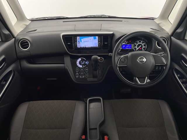 日産 デイズ ルークス HWS X Vセレクション 宮崎県 2018(平30)年 5.3万km スパークリングレッドM 禁煙車/エマージェンシーブレーキ/純正ナビTV/（MM318D-W/CD/DVD/Bluetooth/フルセグTV)/純正リアフリップダウンモニター/純正ドライブレコーダー/純正キセノンオートライト/純正フォグ/純正15インチアルミ/純正エアロ/純正ルーフエンドスポイラー/純正フロアマット/両側電動スライドドア/アラウンドビューモニター/クリアランスソナー/ウインカードアミラー/オートエアコン/本革巻ハンドル/リアルーフサーキュレーター（ナノイー）/ハーフレザーシート/インテリジェントキー/プッシュエンジンスタート