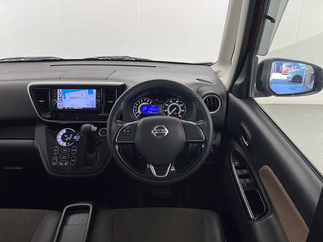 日産 デイズ ルークス HWS X Vセレクション 宮崎県 2018(平30)年 5.3万km スパークリングレッドM 禁煙車/エマージェンシーブレーキ/純正ナビTV/（MM318D-W/CD/DVD/Bluetooth/フルセグTV)/純正リアフリップダウンモニター/純正ドライブレコーダー/純正キセノンオートライト/純正フォグ/純正15インチアルミ/純正エアロ/純正ルーフエンドスポイラー/純正フロアマット/両側電動スライドドア/アラウンドビューモニター/クリアランスソナー/ウインカードアミラー/オートエアコン/本革巻ハンドル/リアルーフサーキュレーター（ナノイー）/ハーフレザーシート/インテリジェントキー/プッシュエンジンスタート