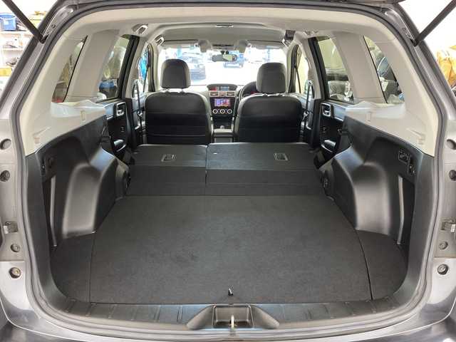 スバル フォレスター S－リミテッド 道央・札幌 2015(平27)年 5万km ダークグレーメタリック ・4WD/アイサイトver.3/・ルーフレール/・純正SDナビ/　　（AM/FM/CD/DVD/BT/フルセグ）/・バックカメラ/・オートライト/HIDヘッドライト/・ハーフレザーシート/・運転席/助手席シートヒーター/・運転席/助手席パワーシート/・追従クルーズコントロール/・先行車発進お知らせ/・プリクラッシュブレーキ/・アクティブレーンキープ（車線逸脱抑制）/・パドルシフト/・X-MODE/・ETC