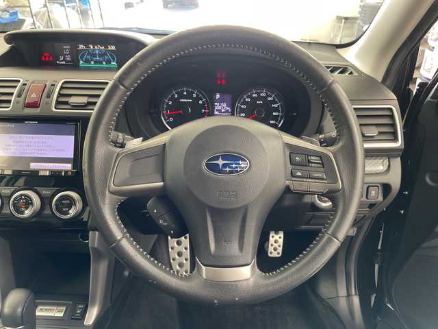 スバル フォレスター S－リミテッド 道央・札幌 2015(平27)年 5万km ダークグレーメタリック ・4WD/アイサイトver.3/・ルーフレール/・純正SDナビ/　　（AM/FM/CD/DVD/BT/フルセグ）/・バックカメラ/・オートライト/HIDヘッドライト/・ハーフレザーシート/・運転席/助手席シートヒーター/・運転席/助手席パワーシート/・追従クルーズコントロール/・先行車発進お知らせ/・プリクラッシュブレーキ/・アクティブレーンキープ（車線逸脱抑制）/・パドルシフト/・X-MODE/・ETC