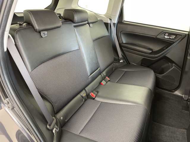 スバル フォレスター S－リミテッド 道央・札幌 2015(平27)年 5万km ダークグレーメタリック ・4WD/アイサイトver.3/・ルーフレール/・純正SDナビ/　　（AM/FM/CD/DVD/BT/フルセグ）/・バックカメラ/・オートライト/HIDヘッドライト/・ハーフレザーシート/・運転席/助手席シートヒーター/・運転席/助手席パワーシート/・追従クルーズコントロール/・先行車発進お知らせ/・プリクラッシュブレーキ/・アクティブレーンキープ（車線逸脱抑制）/・パドルシフト/・X-MODE/・ETC