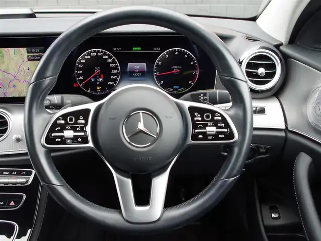 メルセデス・ベンツ Ｅ２００ アバンギャルド 埼玉県 2019(令1)年 4.2万km 白 ブラックレザーシート/アダプティブクルーズコントロール/レーダーセーフティパッケージ/ヘッドアップディスプレイ/Carplay/Burmester/パークセンサー/ブラインドスポットモニター/全周囲カメラ/純正ナビ/ETC/フルセグTV/シートヒーター/シートポジションメモリー機能