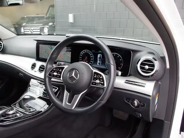 メルセデス・ベンツ Ｅ２００ アバンギャルド 埼玉県 2019(令1)年 4.2万km 白 ブラックレザーシート/アダプティブクルーズコントロール/レーダーセーフティパッケージ/ヘッドアップディスプレイ/Carplay/Burmester/パークセンサー/ブラインドスポットモニター/全周囲カメラ/純正ナビ/ETC/フルセグTV/シートヒーター/シートポジションメモリー機能