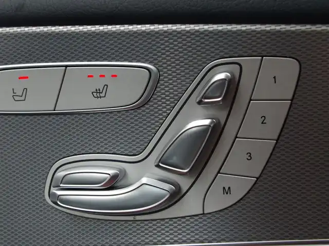 メルセデス・ベンツ Ｅ２００ アバンギャルド 埼玉県 2019(令1)年 4.2万km 白 ブラックレザーシート/アダプティブクルーズコントロール/レーダーセーフティパッケージ/ヘッドアップディスプレイ/Carplay/Burmester/パークセンサー/ブラインドスポットモニター/全周囲カメラ/純正ナビ/ETC/フルセグTV/シートヒーター/シートポジションメモリー機能