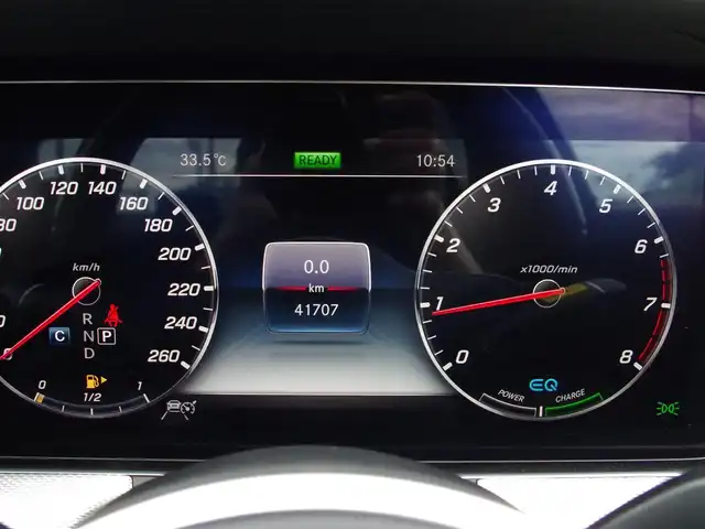 メルセデス・ベンツ Ｅ２００ アバンギャルド 埼玉県 2019(令1)年 4.2万km 白 ブラックレザーシート/アダプティブクルーズコントロール/レーダーセーフティパッケージ/ヘッドアップディスプレイ/Carplay/Burmester/パークセンサー/ブラインドスポットモニター/全周囲カメラ/純正ナビ/ETC/フルセグTV/シートヒーター/シートポジションメモリー機能