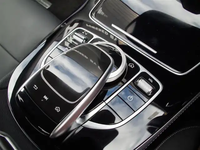 メルセデス・ベンツ Ｅ２００ アバンギャルド 埼玉県 2019(令1)年 4.2万km 白 ブラックレザーシート/アダプティブクルーズコントロール/レーダーセーフティパッケージ/ヘッドアップディスプレイ/Carplay/Burmester/パークセンサー/ブラインドスポットモニター/全周囲カメラ/純正ナビ/ETC/フルセグTV/シートヒーター/シートポジションメモリー機能
