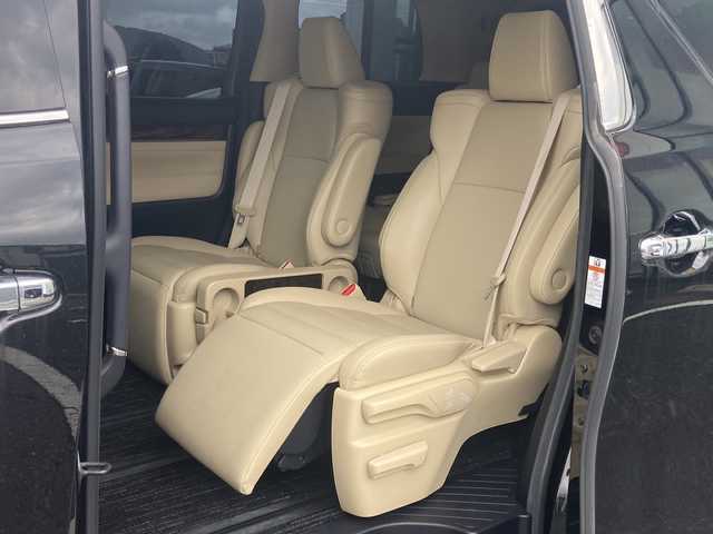 トヨタ アルファード G 福岡県 2018(平30)年 6.4万km ブラック 純正10インチSDナビ(NSZN-Z66T)/FM/AM/CD/DVD/SD/BT/フルセグTV/バックカメラ/純正12.1インチフリップダウンモニター/両側パワースライドドア/革シート/パワーシート/シートメモリ/シートヒーター/エアシート/オットマン/ETC/純正フロアマット/純正ドアバイザー/純正アルミホイール
