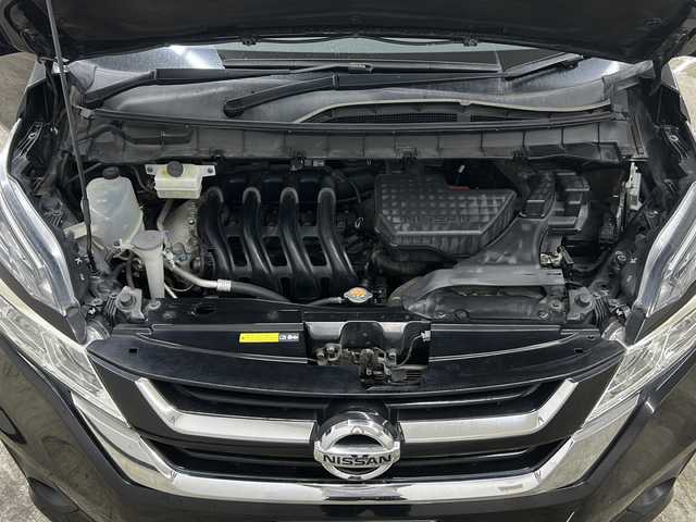 日産 セレナ X Vセレクション 長崎県 2017(平29)年 9.1万km ダイヤモンドブラック 純正9インチナビ/CD/DVD/BT/フルセグ/純正フリップダウンモニター/バックカメラ/エマージェンシーブレーキ/・レーンディパーチャーアラート/・誤発信抑制/両側パワースライドドア/クルーズコントロール/社外15インチアルミホイール/アイドリングストップ/USBポート/純正ドライブレコーダー/純正ビルトインETC/ＨＤＭＩ端子/シートリフター/リアサンシェード/シートバックテーブル/バイザー/オートライト/スマートキー