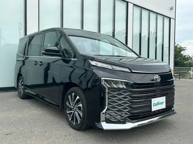 トヨタ ヴォクシー S－Z 大阪府 2022(令4)年 3.7万km アティチュードブラックマイカ 純正１０．５インチナビ/   フルセグTV/CD/DVD/Bluetooth/USB/バックモニター/衝突軽減ブレーキ/コーナセンサー/前席シートヒーター/両側パワースライドドア/レーダークルーズコントロール/レーンキープアシスト/前後ドライブレコーダー/オートマチックハイビーム/純正17インチアルミホイール/ハーフレザーシート/純正フロアマット/プッシュスタート/スマートキー/ＥＴＣ/ＬＥＤライト/禁煙車