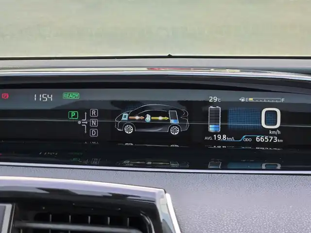 トヨタ プリウス S 鹿児島県 2016(平28)年 6.7万km ホワイトパールクリスタルシャイン Ｂｅｓｔｉ車高調　/ＦＩＲＥＮＺＥアルミホイール（１９インチ）　/社外ハンドル　/社外リアトランクスポイラー　/社外スポイラー（フロント／サイド）　/フロントガラスオーロラフィルム施工　/フェンダー曲げ加工/ALPINEナビ(X9S)/ビルトインETC/Bluetoothオーディオ/フルセグテレビ/バックカメラ/プッシュスタート/スマートキー/前後コーナーセンサー/横滑り防止装置/LEDヘッドライト/カーテンエアバッグ/エアバッグ(W+サイド)