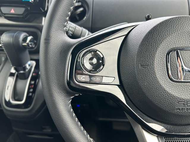 ホンダ Ｎ ＢＯＸ カスタム L スタイル+ブラック 千葉県 2022(令4)年 2.9万km クリスタルブラックパール 9型メモリーナビ/フルセグTV/Bluetooth接続/ETC/バックカメラ/ドライブレコーダー/両側パワースライドドア/LEDヘッドランプ/オートライト/プッシュスタートボタン/革巻きハンドル/レーンキープアシスト/コーナーセンサー/衝突軽減ブレーキ/誤発進抑制機能/歩行者事故低減ステアリング/路外逸脱抑制機能/渋滞追従機能付アダプティブクルーズコントロール/車線維持支援システム/先行車発進お知らせ機能/標識認識機能/後方誤発進抑制機能/盗難防止システム
