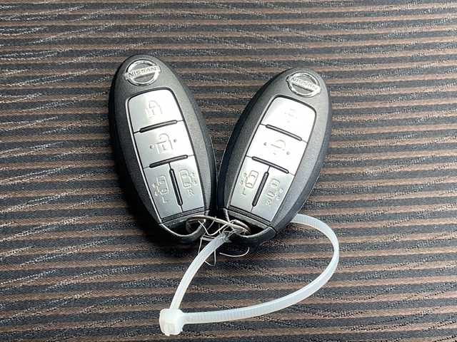 日産 エルグランド 250ハイウェイスターS 山梨県 2018(平30)年 7.7万km ブリリアントホワイトパール 純正SDナビ（MM517D-L）/CD/DVD/BT/フルセグテレビ/バックカメラ/フリップダウンモニター/キャプテンシート/クルーズコントロール/プッシュスタート/両側パワースライドドア/ETC/純正LEDヘッドライト