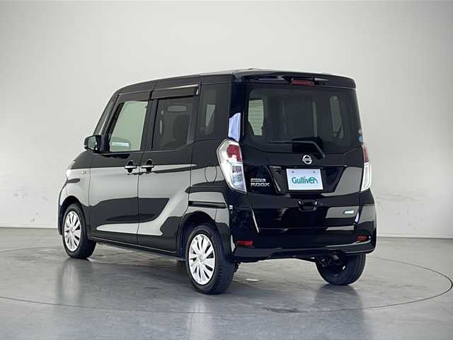 日産 デイズ ルークス X 長野県 2016(平28)年 5.1万km ブラック 社外メモリナビ&CD&USB/衝突軽減ブレーキ/アイドリングストップ/片側パワースライドドア/2列目サンシェード/２列目サーキュレーター/全方位カメラ/HIDヘッドライト/電動格納ミラー/純正ホイールキャップ装着/社外フロアマット/社外ドアバイザー/プッシュスタート/スマートキー/スペアキー1本/保証書