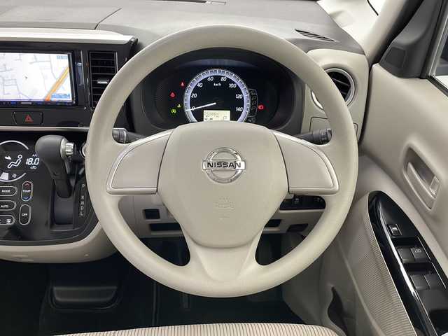 日産 デイズ ルークス X 長野県 2016(平28)年 5.1万km ブラック 社外メモリナビ&CD&USB/衝突軽減ブレーキ/アイドリングストップ/片側パワースライドドア/2列目サンシェード/２列目サーキュレーター/全方位カメラ/HIDヘッドライト/電動格納ミラー/純正ホイールキャップ装着/社外フロアマット/社外ドアバイザー/プッシュスタート/スマートキー/スペアキー1本/保証書