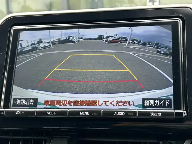 トヨタ Ｃ－ＨＲ G 奈良県 2018(平30)年 4.3万km ホワイトパールクリスタルシャイン フルセグナビ（ＮＳＺＴ－Ｙ６６Ｔ）　/ＨＤＭＩ　/ＣＤ／ＤＶＤ　/ＵＳＢ　/バックカメラ　/ビルトインＥＴＣ　/スペアキー　/レーダークルーズコントロール　/デジタルインナーミラー　/ブラインドスポットモニター　/前後ドライブレコーダー　/電動パーキングブレーキ　/ブレーキホールド　/フロアマット　/ハーフレザーシート　/シートヒーター　/純正アルミホイール　/TRDエアロ