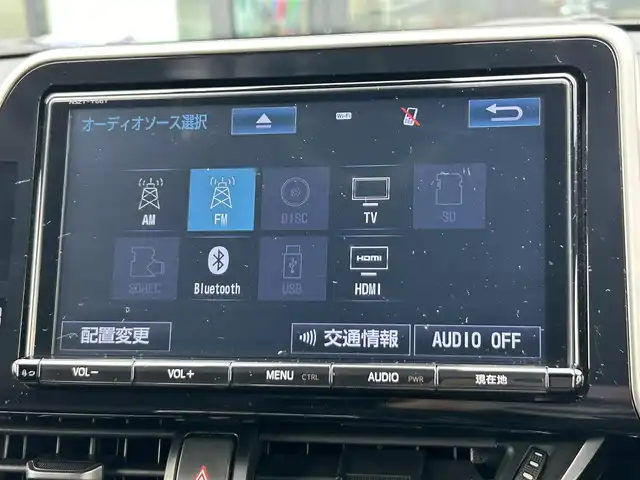 トヨタ Ｃ－ＨＲ G 奈良県 2018(平30)年 4.3万km ホワイトパールクリスタルシャイン フルセグナビ（ＮＳＺＴ－Ｙ６６Ｔ）　/ＨＤＭＩ　/ＣＤ／ＤＶＤ　/ＵＳＢ　/バックカメラ　/ビルトインＥＴＣ　/スペアキー　/レーダークルーズコントロール　/デジタルインナーミラー　/ブラインドスポットモニター　/前後ドライブレコーダー　/電動パーキングブレーキ　/ブレーキホールド　/フロアマット　/ハーフレザーシート　/シートヒーター　/純正アルミホイール　/TRDエアロ