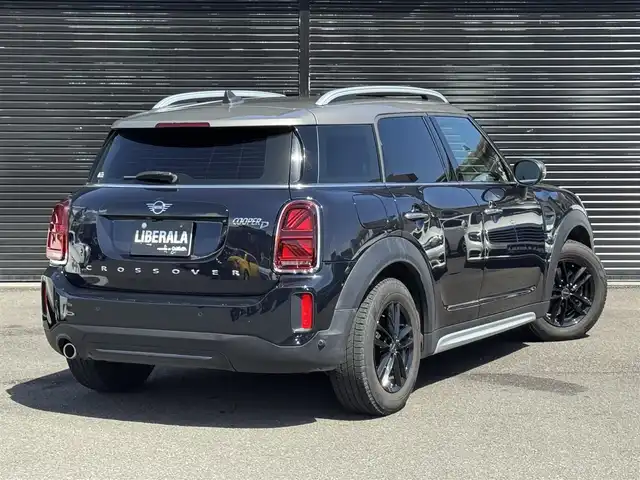 ＭＩＮＩ ＢＭＷ ミニ クロスオーバー クーパー D エッセンシャルトリム 静岡県 2022(令4)年 3.4万km MINI Yoursエニグマティックブラック ワンオーナー/ペッパーパッケージ/・ストレージコンパートメントパッケージ/・MINIエキサイトメントパッケージ/・レインセンサー（自動ドライビングライト付き）/・ライトパッケージ/・コンフォートアクセスシステム/ハーフレザーシート/純正ディスプレイオーディオ/(Bluetooth/CarPlay)/インテリジェントセーフティ/バックカメラ/クルーズコントロール/PDC/シートヒーター/ETC/フロアマット/社外16インチアルミホイール(MAK)/保証書/取扱説明書/スペアキー/フロントフォグランプ/純正AW/サマータイヤ有り（225/55R17）