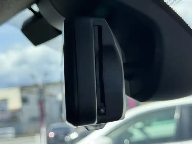 ＭＩＮＩ ＢＭＷ ミニ クロスオーバー クーパー D エッセンシャルトリム 静岡県 2022(令4)年 3.4万km MINI Yoursエニグマティックブラック ワンオーナー/ペッパーパッケージ/・ストレージコンパートメントパッケージ/・MINIエキサイトメントパッケージ/・レインセンサー（自動ドライビングライト付き）/・ライトパッケージ/・コンフォートアクセスシステム/ハーフレザーシート/純正ディスプレイオーディオ/(Bluetooth/CarPlay)/インテリジェントセーフティ/バックカメラ/クルーズコントロール/PDC/シートヒーター/ETC/フロアマット/社外16インチアルミホイール(MAK)/保証書/取扱説明書/スペアキー/フロントフォグランプ/純正AW/サマータイヤ有り（225/55R17）