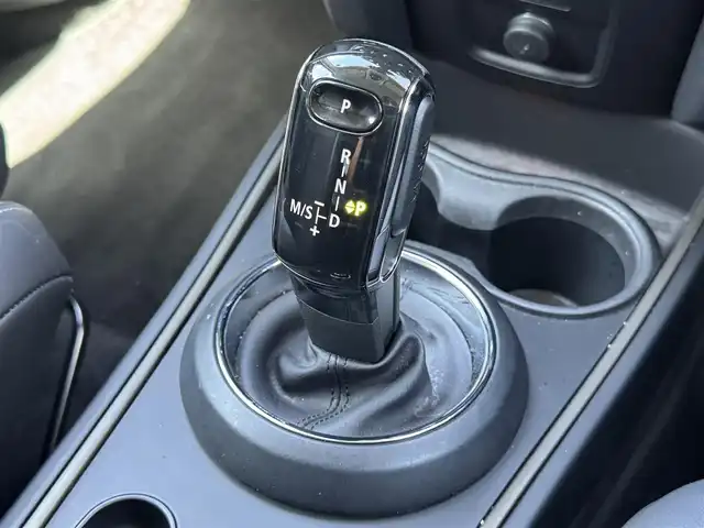 ＭＩＮＩ ＢＭＷ ミニ クロスオーバー クーパー D エッセンシャルトリム 静岡県 2022(令4)年 3.4万km MINI Yoursエニグマティックブラック ワンオーナー/ペッパーパッケージ/・ストレージコンパートメントパッケージ/・MINIエキサイトメントパッケージ/・レインセンサー（自動ドライビングライト付き）/・ライトパッケージ/・コンフォートアクセスシステム/ハーフレザーシート/純正ディスプレイオーディオ/(Bluetooth/CarPlay)/インテリジェントセーフティ/バックカメラ/クルーズコントロール/PDC/シートヒーター/ETC/フロアマット/社外16インチアルミホイール(MAK)/保証書/取扱説明書/スペアキー/フロントフォグランプ/純正AW/サマータイヤ有り（225/55R17）