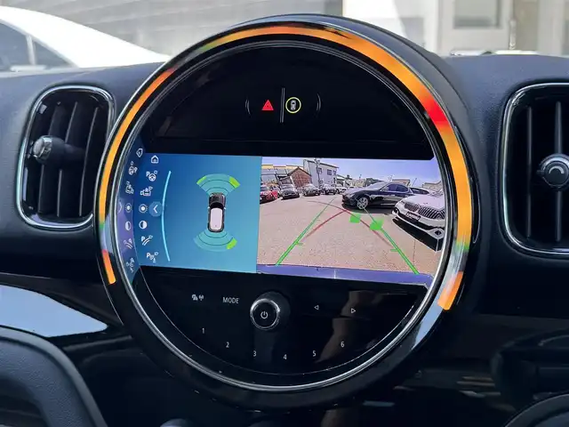ＭＩＮＩ ＢＭＷ ミニ クロスオーバー クーパー D エッセンシャルトリム 静岡県 2022(令4)年 3.4万km MINI Yoursエニグマティックブラック ワンオーナー/ペッパーパッケージ/・ストレージコンパートメントパッケージ/・MINIエキサイトメントパッケージ/・レインセンサー（自動ドライビングライト付き）/・ライトパッケージ/・コンフォートアクセスシステム/ハーフレザーシート/純正ディスプレイオーディオ/(Bluetooth/CarPlay)/インテリジェントセーフティ/バックカメラ/クルーズコントロール/PDC/シートヒーター/ETC/フロアマット/社外16インチアルミホイール(MAK)/保証書/取扱説明書/スペアキー/フロントフォグランプ/純正AW/サマータイヤ有り（225/55R17）
