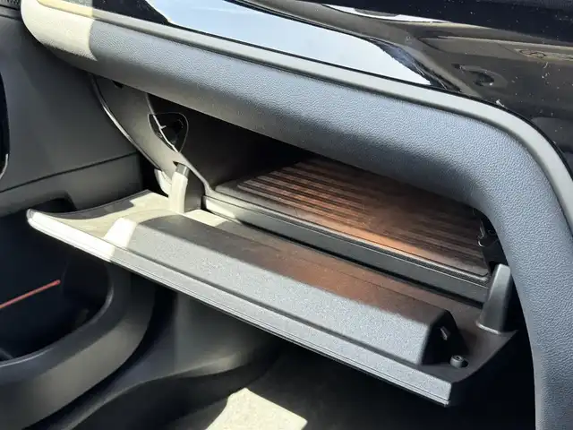 ＭＩＮＩ ＢＭＷ ミニ クロスオーバー クーパー D エッセンシャルトリム 静岡県 2022(令4)年 3.4万km MINI Yoursエニグマティックブラック ワンオーナー/ペッパーパッケージ/・ストレージコンパートメントパッケージ/・MINIエキサイトメントパッケージ/・レインセンサー（自動ドライビングライト付き）/・ライトパッケージ/・コンフォートアクセスシステム/ハーフレザーシート/純正ディスプレイオーディオ/(Bluetooth/CarPlay)/インテリジェントセーフティ/バックカメラ/クルーズコントロール/PDC/シートヒーター/ETC/フロアマット/社外16インチアルミホイール(MAK)/保証書/取扱説明書/スペアキー/フロントフォグランプ/純正AW/サマータイヤ有り（225/55R17）