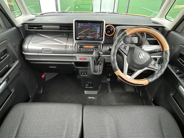 スズキ スペーシア ギア HYBRID XZターボ 和歌山県 2021(令3)年 5万km アクティブイエロー/ガンメタリック2トーン 社外ナビ8インチ（ＭＤＶ－Ｓ８０９Ｌ）/フルセグＴＶ/（BT/CD/DVD/USB)/バックカメラ/衝突被害軽減ブレーキ/横滑り防止/レーンキープアシスト/オートライト/レーダークルーズコントロール/後方コーナーセンサー/両側パワースライド/前後ドラレコ/ビルトインETC/パドルシフト/前席シートヒーター/ステアリングリモコン/LEDヘッドライト/フォグランプ/純正フロアマット/プッシュスタート