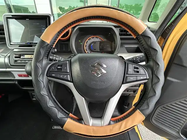 スズキ スペーシア ギア HYBRID XZターボ 和歌山県 2021(令3)年 5万km アクティブイエロー/ガンメタリック2トーン 社外ナビ8インチ（ＭＤＶ－Ｓ８０９Ｌ）/フルセグＴＶ/（BT/CD/DVD/USB)/バックカメラ/衝突被害軽減ブレーキ/横滑り防止/レーンキープアシスト/オートライト/レーダークルーズコントロール/後方コーナーセンサー/両側パワースライド/前後ドラレコ/ビルトインETC/パドルシフト/前席シートヒーター/ステアリングリモコン/LEDヘッドライト/フォグランプ/純正フロアマット/プッシュスタート