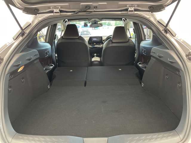 トヨタ Ｃ－ＨＲ G LEDエディション 愛知県 2017(平29)年 6.5万km メタルストリームM 純正ナビ/フルセグ/バックカメラ/衝突軽減システム/レーダークルーズコントロール/ハーフレザーシート/シートヒーター/オートマチックハイビーム/ＥＴＣ/LEDヘッドライト/純正アルミホイール/コーナーセンサー/ブラインドスポットモニター/ステアリングスイッチ/スマートキー/プッシュスタート