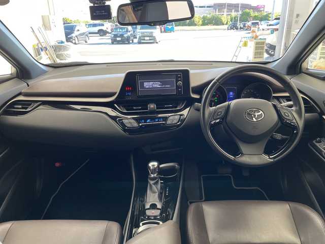 トヨタ Ｃ－ＨＲ G LEDエディション 愛知県 2017(平29)年 6.5万km メタルストリームM 純正ナビ/フルセグ/バックカメラ/衝突軽減システム/レーダークルーズコントロール/ハーフレザーシート/シートヒーター/オートマチックハイビーム/ＥＴＣ/LEDヘッドライト/純正アルミホイール/コーナーセンサー/ブラインドスポットモニター/ステアリングスイッチ/スマートキー/プッシュスタート