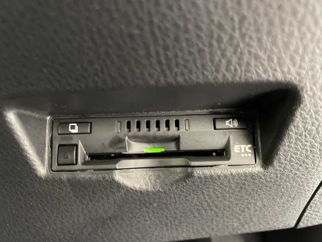 トヨタ Ｃ－ＨＲ G LEDエディション 愛知県 2017(平29)年 6.5万km メタルストリームM 純正ナビ/フルセグ/バックカメラ/衝突軽減システム/レーダークルーズコントロール/ハーフレザーシート/シートヒーター/オートマチックハイビーム/ＥＴＣ/LEDヘッドライト/純正アルミホイール/コーナーセンサー/ブラインドスポットモニター/ステアリングスイッチ/スマートキー/プッシュスタート