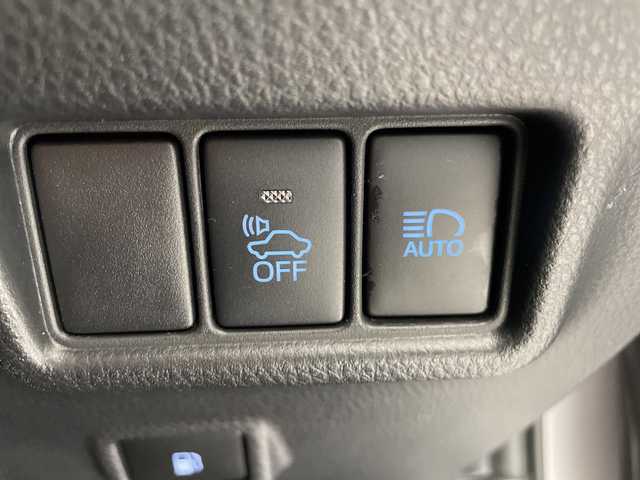 トヨタ Ｃ－ＨＲ G LEDエディション 愛知県 2017(平29)年 6.5万km メタルストリームM 純正ナビ/フルセグ/バックカメラ/衝突軽減システム/レーダークルーズコントロール/ハーフレザーシート/シートヒーター/オートマチックハイビーム/ＥＴＣ/LEDヘッドライト/純正アルミホイール/コーナーセンサー/ブラインドスポットモニター/ステアリングスイッチ/スマートキー/プッシュスタート