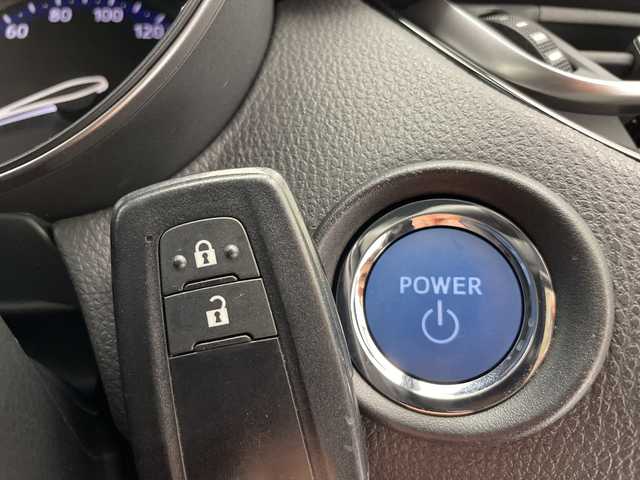 トヨタ Ｃ－ＨＲ G LEDエディション 愛知県 2017(平29)年 6.5万km メタルストリームM 純正ナビ/フルセグ/バックカメラ/衝突軽減システム/レーダークルーズコントロール/ハーフレザーシート/シートヒーター/オートマチックハイビーム/ＥＴＣ/LEDヘッドライト/純正アルミホイール/コーナーセンサー/ブラインドスポットモニター/ステアリングスイッチ/スマートキー/プッシュスタート