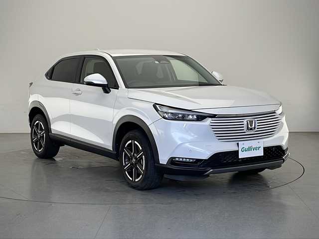 ホンダ ヴェゼル ハイブリッド e:HEV X 長野県 2023(令5)年 2.6万km プラチナホワイトパール 4WD/純正ナビ　/（フルセグ/Bluetooth/USB/AM/FM）/バックカメラ/ビルトインＥＴＣ2.0/衝突軽減ブレーキ/レーンキープアシスト/レーダークルーズコントロール/前後コーナーセンサー/踏み間違い防止/ＬＥＤヘッドライト/前席シートヒーター/ダウンヒルアシストコントロール/置くだけ充電/電子パーキングブレーキ/ステアリングスイッチ/パドルシフト/ドライブモード/取扱説明書/スペアキー