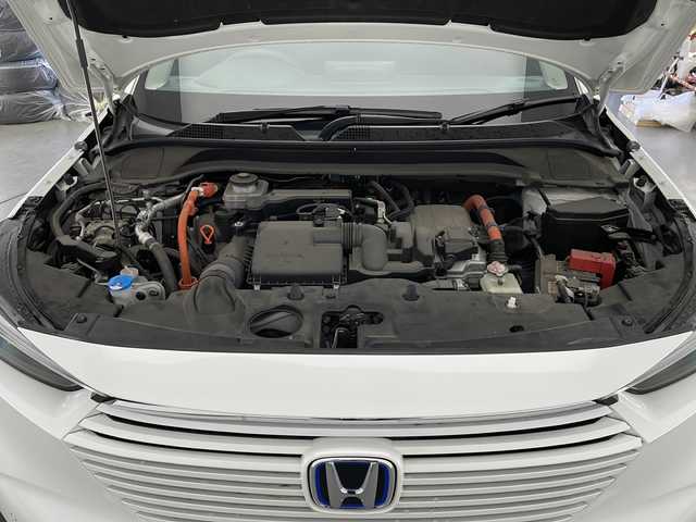 ホンダ ヴェゼル ハイブリッド e:HEV X 長野県 2023(令5)年 2.6万km プラチナホワイトパール 4WD/純正ナビ　/（フルセグ/Bluetooth/USB/AM/FM）/バックカメラ/ビルトインＥＴＣ2.0/衝突軽減ブレーキ/レーンキープアシスト/レーダークルーズコントロール/前後コーナーセンサー/踏み間違い防止/ＬＥＤヘッドライト/前席シートヒーター/ダウンヒルアシストコントロール/置くだけ充電/電子パーキングブレーキ/ステアリングスイッチ/パドルシフト/ドライブモード/取扱説明書/スペアキー