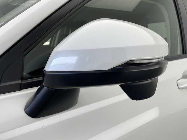 ホンダ ヴェゼル ハイブリッド e:HEV X 長野県 2023(令5)年 2.6万km プラチナホワイトパール 4WD/純正ナビ　/（フルセグ/Bluetooth/USB/AM/FM）/バックカメラ/ビルトインＥＴＣ2.0/衝突軽減ブレーキ/レーンキープアシスト/レーダークルーズコントロール/前後コーナーセンサー/踏み間違い防止/ＬＥＤヘッドライト/前席シートヒーター/ダウンヒルアシストコントロール/置くだけ充電/電子パーキングブレーキ/ステアリングスイッチ/パドルシフト/ドライブモード/取扱説明書/スペアキー
