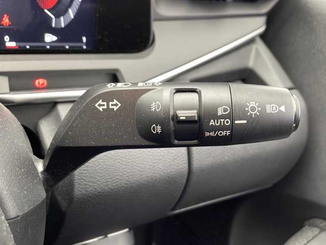 日産 オーラ G レザーエディション 千葉県 2023(令5)年 1.9万km ピュアホワイトパール プロパイロット/　衝突被害軽減システム/コーナーセンサー（前後）/　ブラインドスポットモニター/レーンキープアシスト/　レーダークルーズコントロール/横滑り防止/　オートライト/LEDヘッドライト/デジタルインナーミラー/BOSEサウンド/ワイヤレス充電/純正メモリナビ/　（Bluetooth/USB/フルセグTV）/車外カメラ/　（バック/全方位）/純正ビルトインETC2.0/純正ドライブレコーダー（前方のみ）/シートヒーター（D/N席）/純正フロアマット/パワーステアリング/ステアリングヒーター/純正17インチアルミホイール