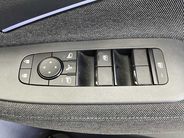 日産 オーラ G レザーエディション 千葉県 2023(令5)年 1.9万km ピュアホワイトパール プロパイロット/　衝突被害軽減システム/コーナーセンサー（前後）/　ブラインドスポットモニター/レーンキープアシスト/　レーダークルーズコントロール/横滑り防止/　オートライト/LEDヘッドライト/デジタルインナーミラー/BOSEサウンド/ワイヤレス充電/純正メモリナビ/　（Bluetooth/USB/フルセグTV）/車外カメラ/　（バック/全方位）/純正ビルトインETC2.0/純正ドライブレコーダー（前方のみ）/シートヒーター（D/N席）/純正フロアマット/パワーステアリング/ステアリングヒーター/純正17インチアルミホイール