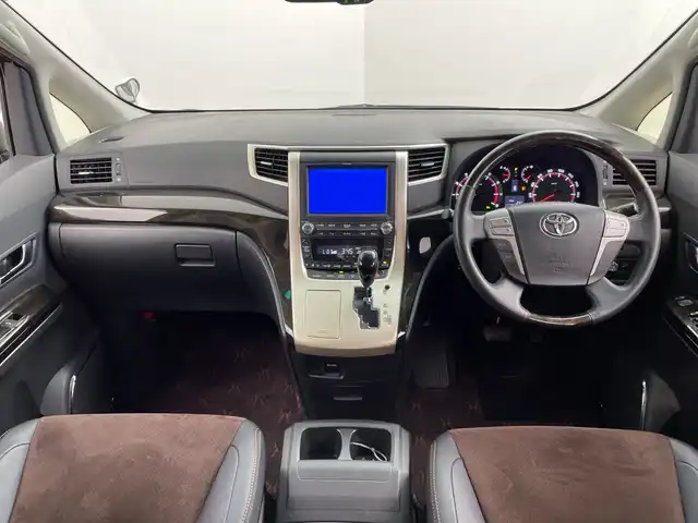 トヨタ アルファード 240S タイプゴールド 群馬県 2013(平25)年 9.2万km ホワイトパールクリスタルシャイン 純正８型ナビ　純正９後席モニター　フルセグＴＶ　バックカメラ　両側電動スライドドア　クルーズコントロール　ＡＶ１００Ｖ充電　ＨＩＤヘッドライト　ＥＴＣ　ハーフレザーシート　スマートキー　禁煙車