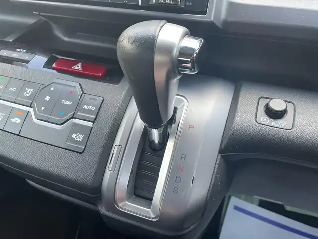 ホンダ ステップワゴン スパーダ Z クールスピリット 鳥取県 2013(平25)年 12.2万km プレミアムスパークルブラックパール (株)IDOMが運営する【じしゃロン鳥取店】の自社ローン専用車両になります。こちらは現金またはオートローンご利用時の価格です。自社ローンご希望の方は別途その旨お申付け下さい/社外9型メモリーナビ（AVN-ZX02i）/・フルセグ/CD/DVD/BT/バックカメラ/社外フリップダウンモニター（ALPINE）/両側パワースライドドア/パドルシフト/HIDオートライト/ハーフレザーシート/ETC/純正17インチAW/アイドリングストップ/横滑り防止