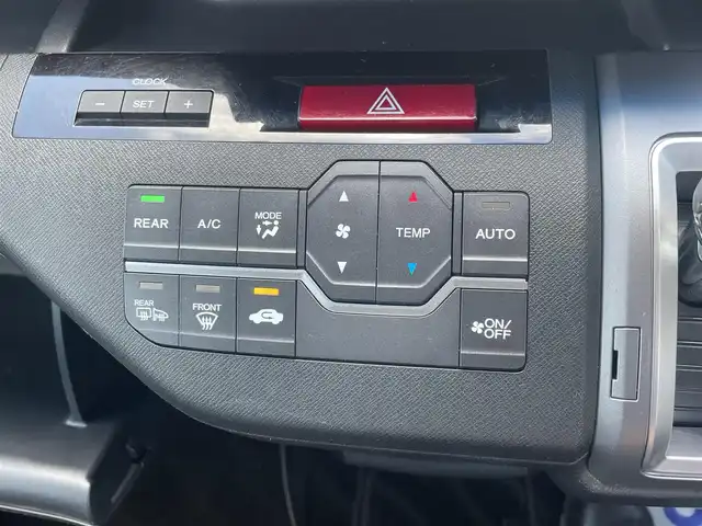 ホンダ ステップワゴン スパーダ Z クールスピリット 鳥取県 2013(平25)年 12.2万km プレミアムスパークルブラックパール (株)IDOMが運営する【じしゃロン鳥取店】の自社ローン専用車両になります。こちらは現金またはオートローンご利用時の価格です。自社ローンご希望の方は別途その旨お申付け下さい/社外9型メモリーナビ（AVN-ZX02i）/・フルセグ/CD/DVD/BT/バックカメラ/社外フリップダウンモニター（ALPINE）/両側パワースライドドア/パドルシフト/HIDオートライト/ハーフレザーシート/ETC/純正17インチAW/アイドリングストップ/横滑り防止