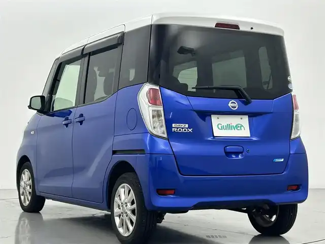 日産 デイズ ルークス X Vセレクション 熊本県 2016(平28)年 5.7万km シルキーホワイトP/オーシャンブルーP 社外ナビ（ＣＤ・ＤＶＤ・フルセグ・ＢＴ・ＵＳＢ）/全周囲カメラ　/社外前方ドライブレコーダー　/ＥＴＣ　/両側パワースライドドア　/純正フロアマット　/純正１４インチＡＷ　/スマートキー　/プッシュスタート/保証書/取扱説明書