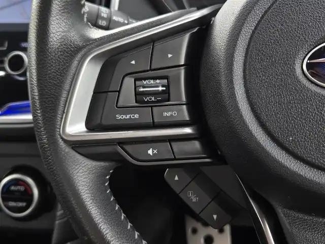 スバル インプレッサ Ｇ４ 2．0i－S アイサイト 鹿児島県 2017(平29)年 5.8万km アイスシルバーメタリック ＳＴＩリップスポイラー　/前後純正エアロスプラッシュ　/レーダークルーズコントロール　/ビルトインＥＴＣ　/純正ＳＤナビ（ＣＮ－ＬＲ８２０Ｄ）　/Ｂｌｕｅｔｏｏｔｈオーディオ　/バックカメラ　/フルセグテレビ/プッシュスタート/スマートキー/D+N席パワーシート/前後コーナーセンサー/純正アルミホイール(18インチ)/LEDヘッドライト/レーンキープアシスト/横滑り防止装置