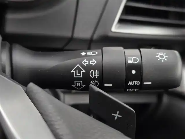 スバル インプレッサ Ｇ４ 2．0i－S アイサイト 鹿児島県 2017(平29)年 5.8万km アイスシルバーメタリック ＳＴＩリップスポイラー　/前後純正エアロスプラッシュ　/レーダークルーズコントロール　/ビルトインＥＴＣ　/純正ＳＤナビ（ＣＮ－ＬＲ８２０Ｄ）　/Ｂｌｕｅｔｏｏｔｈオーディオ　/バックカメラ　/フルセグテレビ/プッシュスタート/スマートキー/D+N席パワーシート/前後コーナーセンサー/純正アルミホイール(18インチ)/LEDヘッドライト/レーンキープアシスト/横滑り防止装置