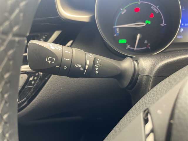 トヨタ Ｃ－ＨＲ G 愛知県 2017(平29)年 4.2万km 黒 純正ナビ/ワンセグ/バックカメラ/衝突軽減システム/レーダークルーズコントロール/ＥＴＣ/ハーフレザーシート/シートヒーター/純正アルミホイール/オートマチックハイビーム/ステアリングスイッチ/スマートキー/プッシュスタート