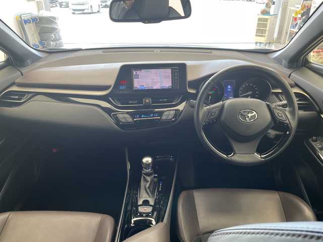 トヨタ Ｃ－ＨＲ G 愛知県 2017(平29)年 4.2万km 黒 純正ナビ/ワンセグ/バックカメラ/衝突軽減システム/レーダークルーズコントロール/ＥＴＣ/ハーフレザーシート/シートヒーター/純正アルミホイール/オートマチックハイビーム/ステアリングスイッチ/スマートキー/プッシュスタート
