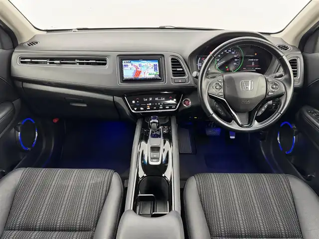 ホンダ ヴェゼル ハイブリッド Z ホンダセンシング 福岡県 2017(平29)年 5.8万km ホワイトオーキッドパール 社外ナビ／フルセグＴＶ　/バックカメラ　/ホンダセンシング　/衝突軽減ブレーキ　/レーンキープ　/ＥＣＯＮ　/ＥＴＣ　/ドラレコ　/パドルシフト　/ハーフレザーシート　/純正１７インチアルミホイール　/ＬＥＤヘッドライト